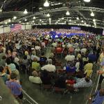 Overview of the crowd.