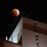 BB&amp;T Building peeks at the lunar eclipse