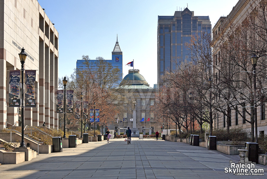 Lazy afternoon on Bicentennial Plaza