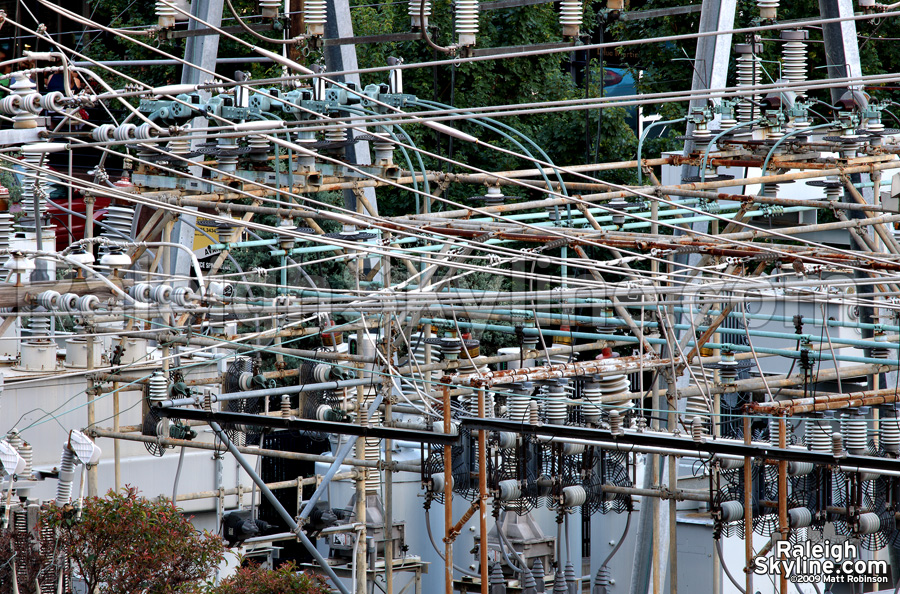 Tangle of electricity