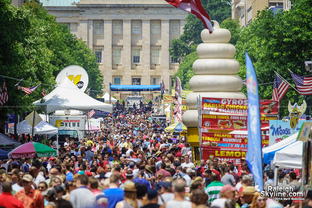 Crowds on Fayetteville Street for July 4th