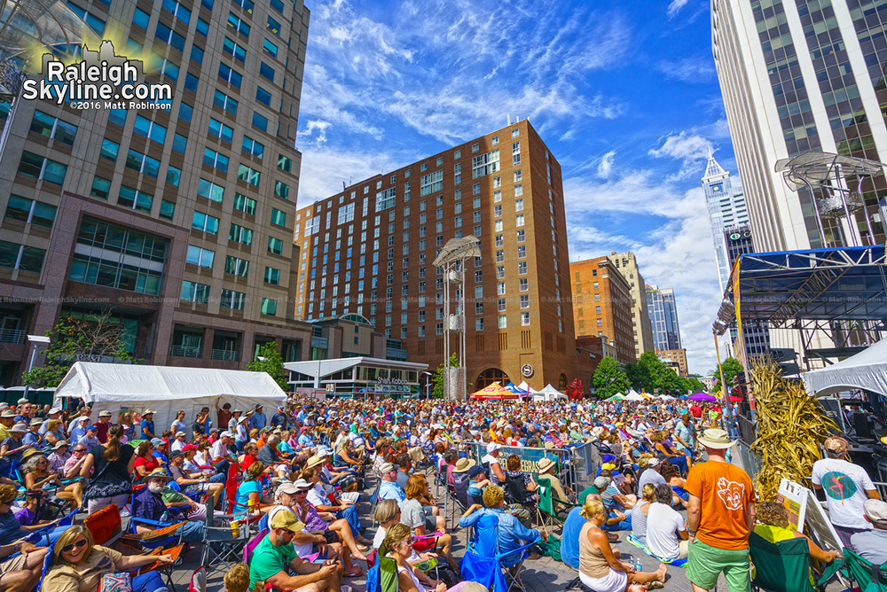 Crowds at IBMA World of Bluegrass 2016 in Downtown Raleigh