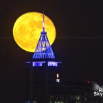 Supermoon of November 2016 rises behind Raleigh