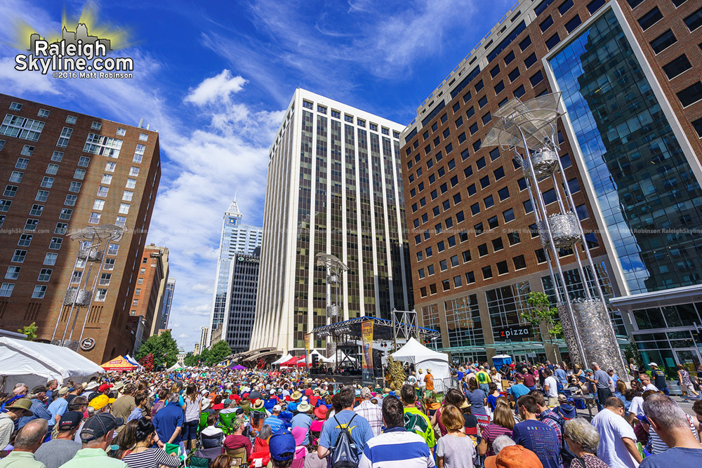 Crowds at IBMA World of Bluegrass 2016 in Downtown Raleigh