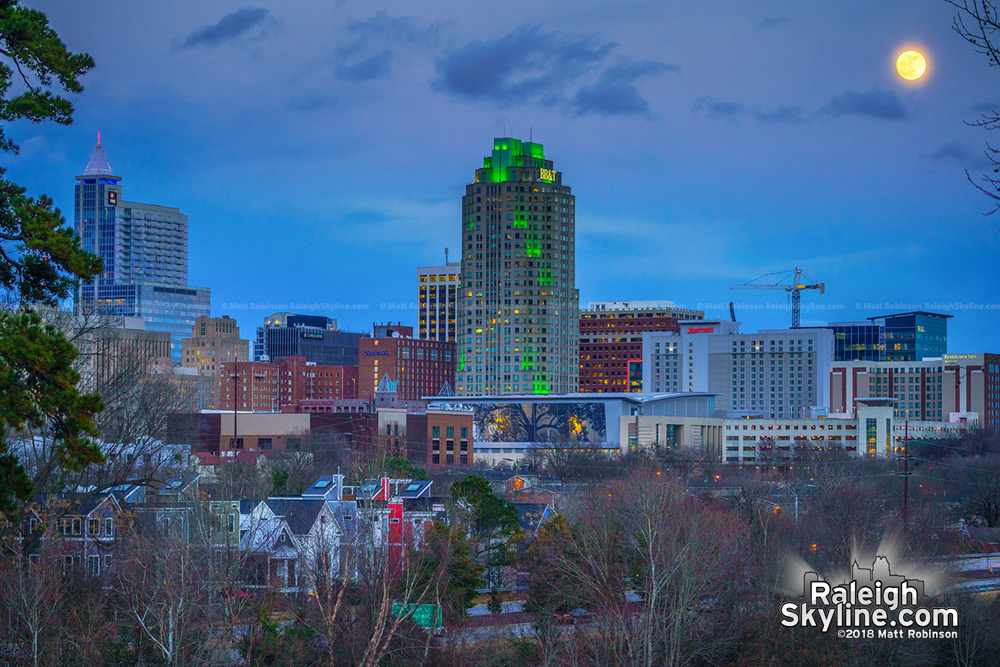 98% Full moon rise over Raleigh on the Winter Solstice