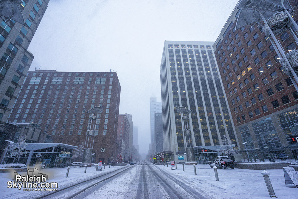 Heavy snowfall in Downtown Raleigh