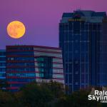 Moon rise before the lunar eclipse of November 19, 2021