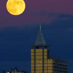 Moon rise over PNC Plaza