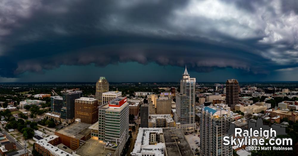 Angry Shelf cloud entering Downtown